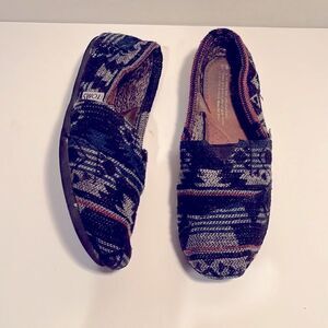 Toms  Aztec colored flats